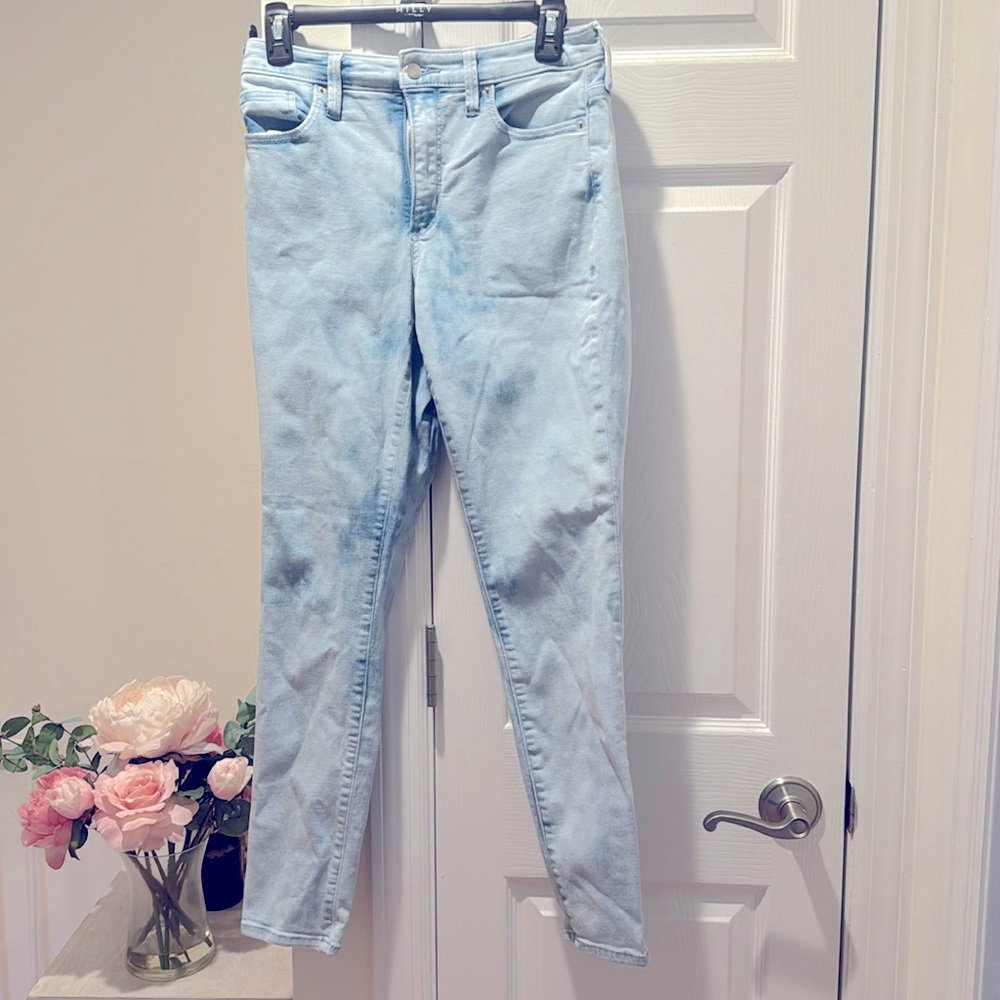 Universal thread, high-rise skinny jeans, size 6